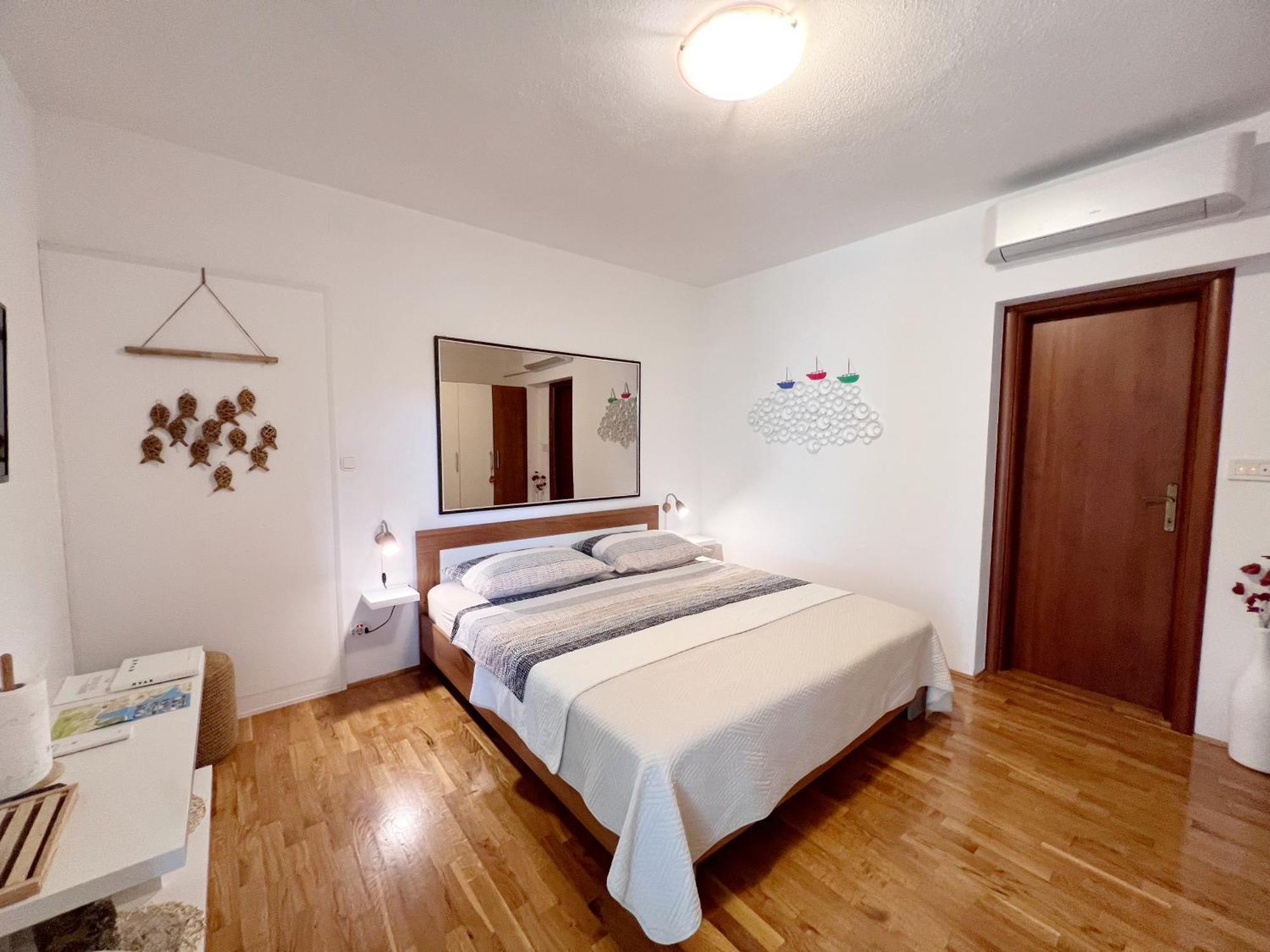 Room Tai - Spacious And Comfy With Private Terrace Hvar Town Luaran gambar