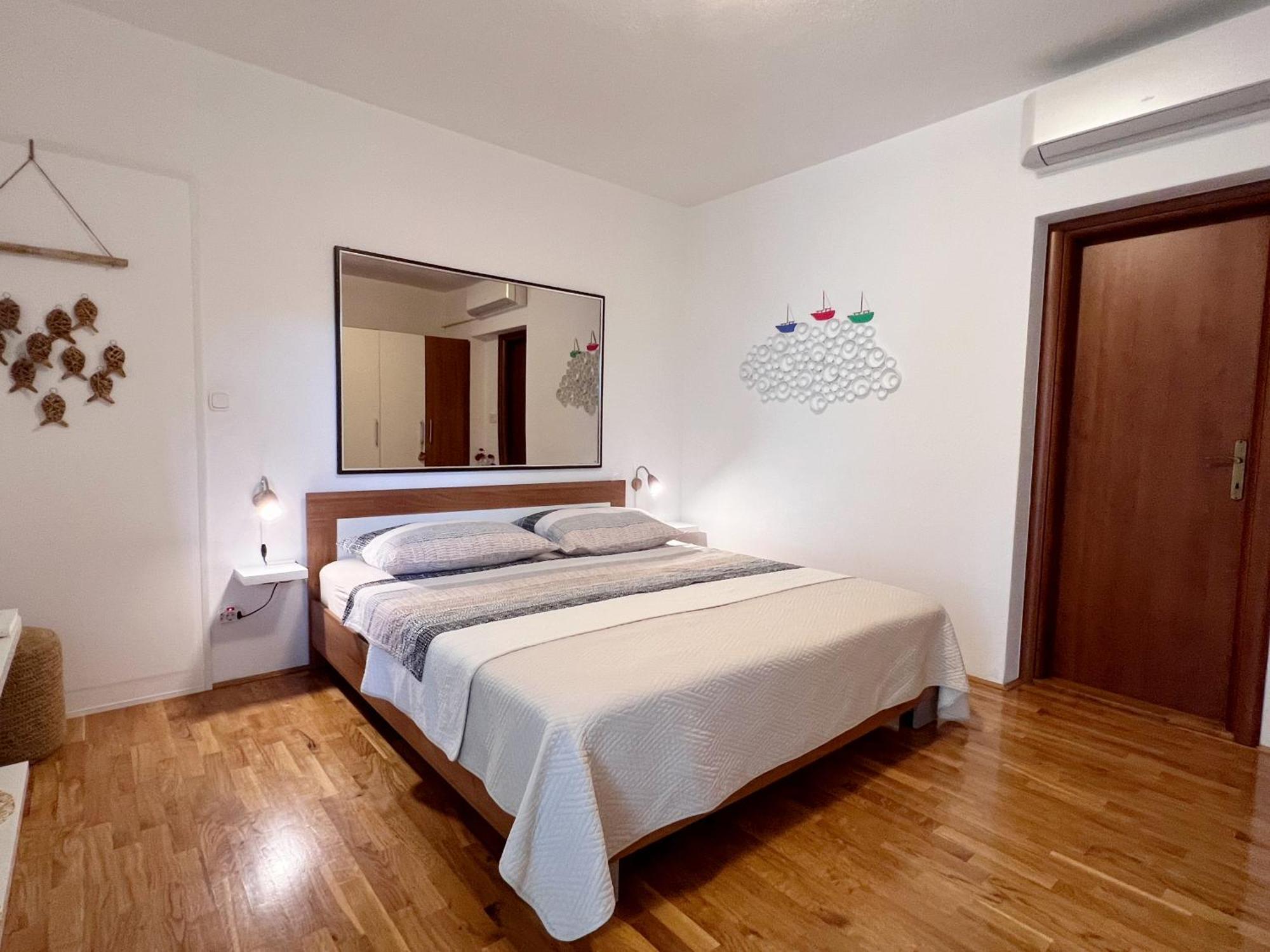 Room Tai - Spacious And Comfy With Private Terrace Hvar Town Luaran gambar