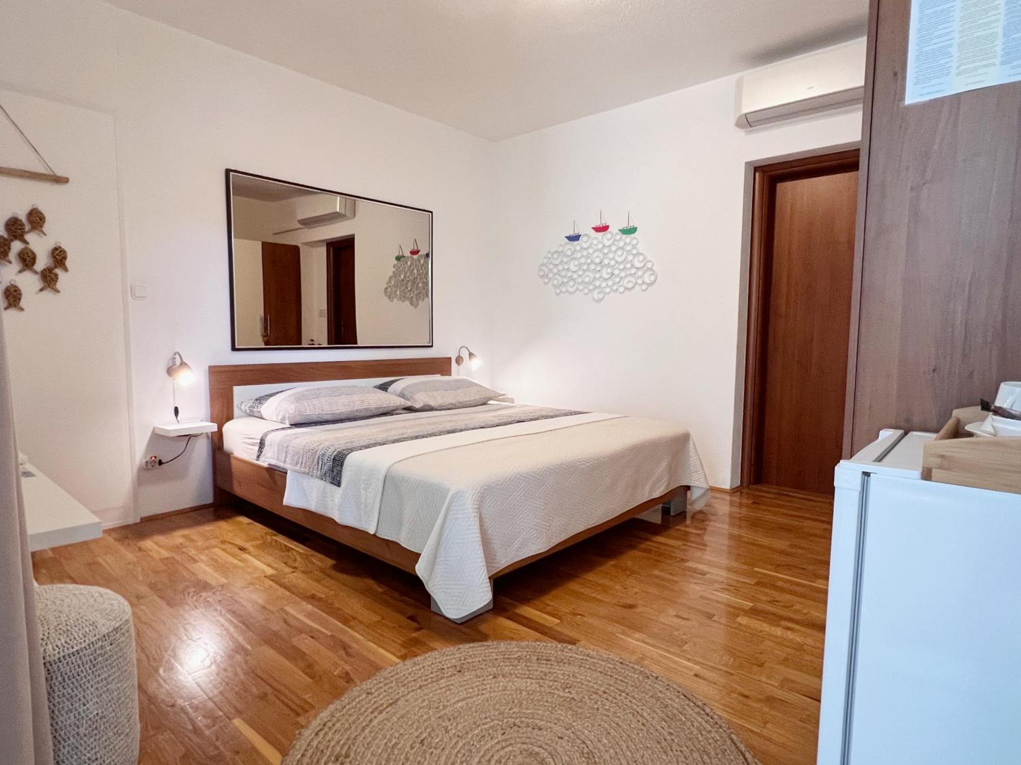 Room Tai - Spacious And Comfy With Private Terrace Hvar Town Luaran gambar