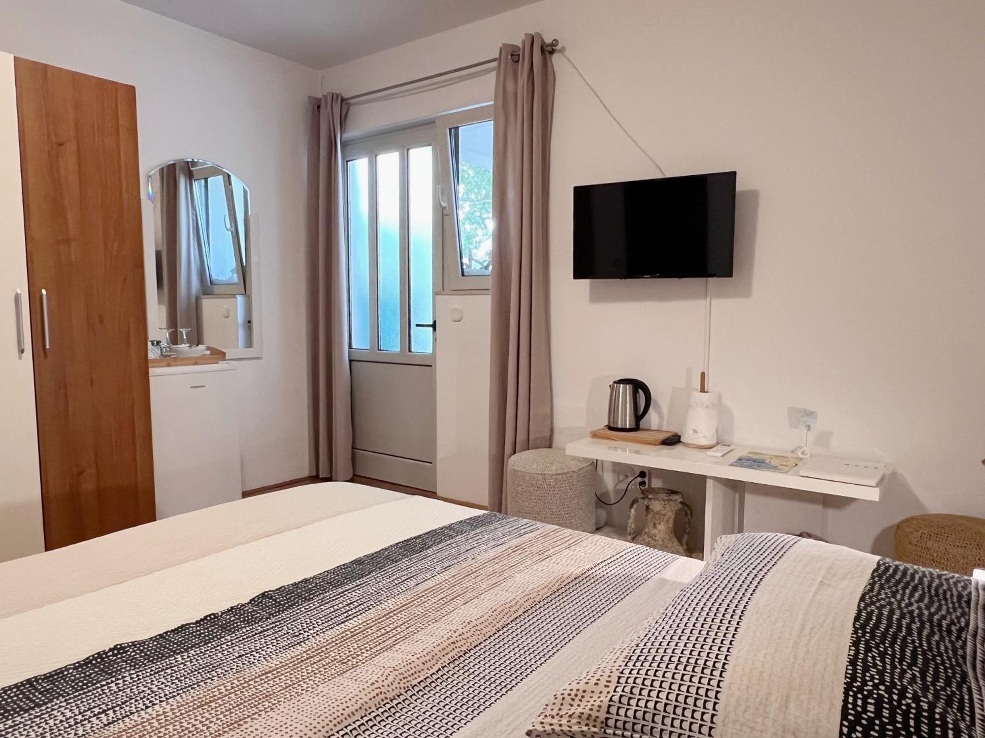 Room Tai - Spacious And Comfy With Private Terrace Hvar Town Luaran gambar