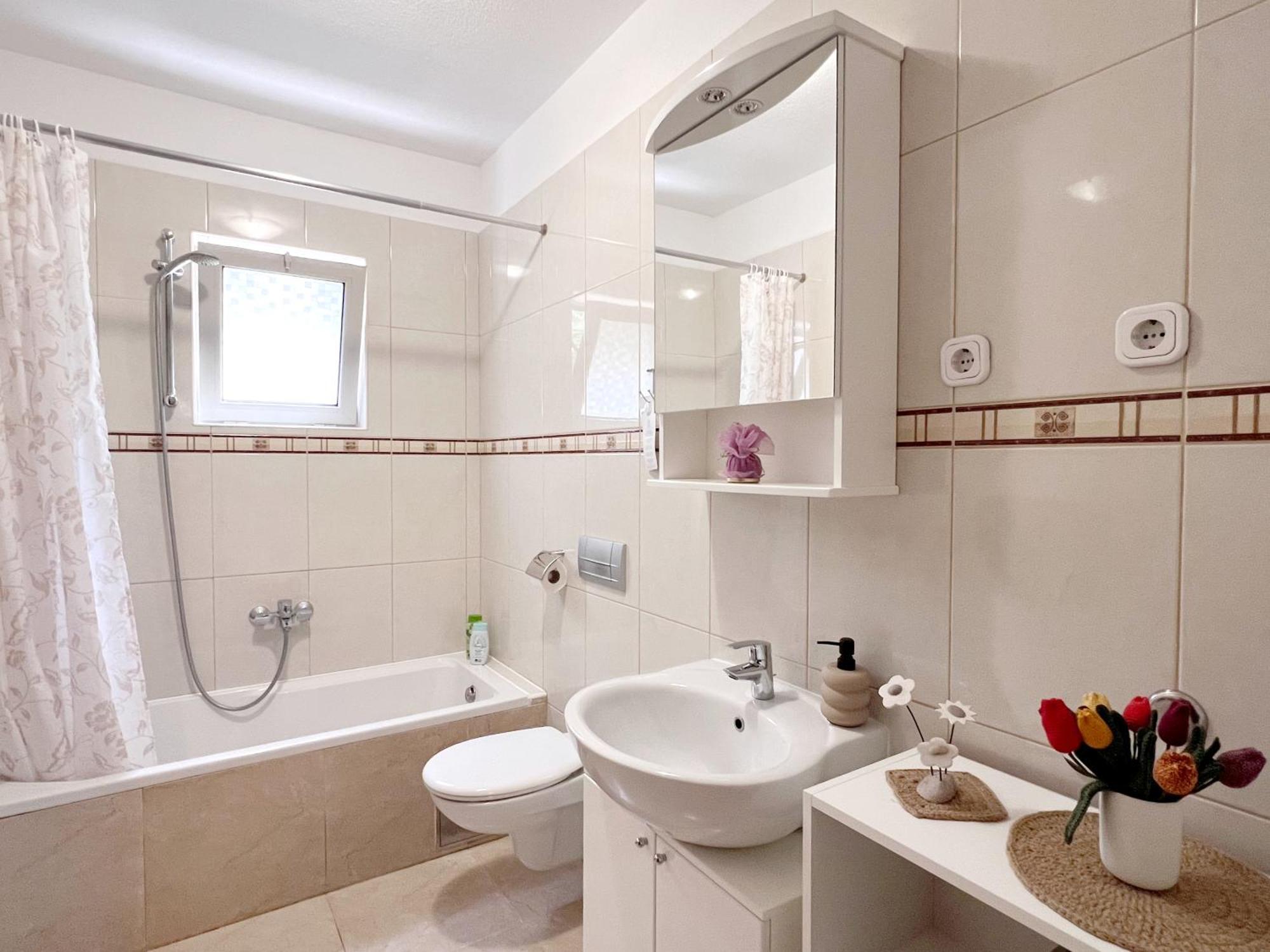Room Tai - Spacious And Comfy With Private Terrace Hvar Town Luaran gambar