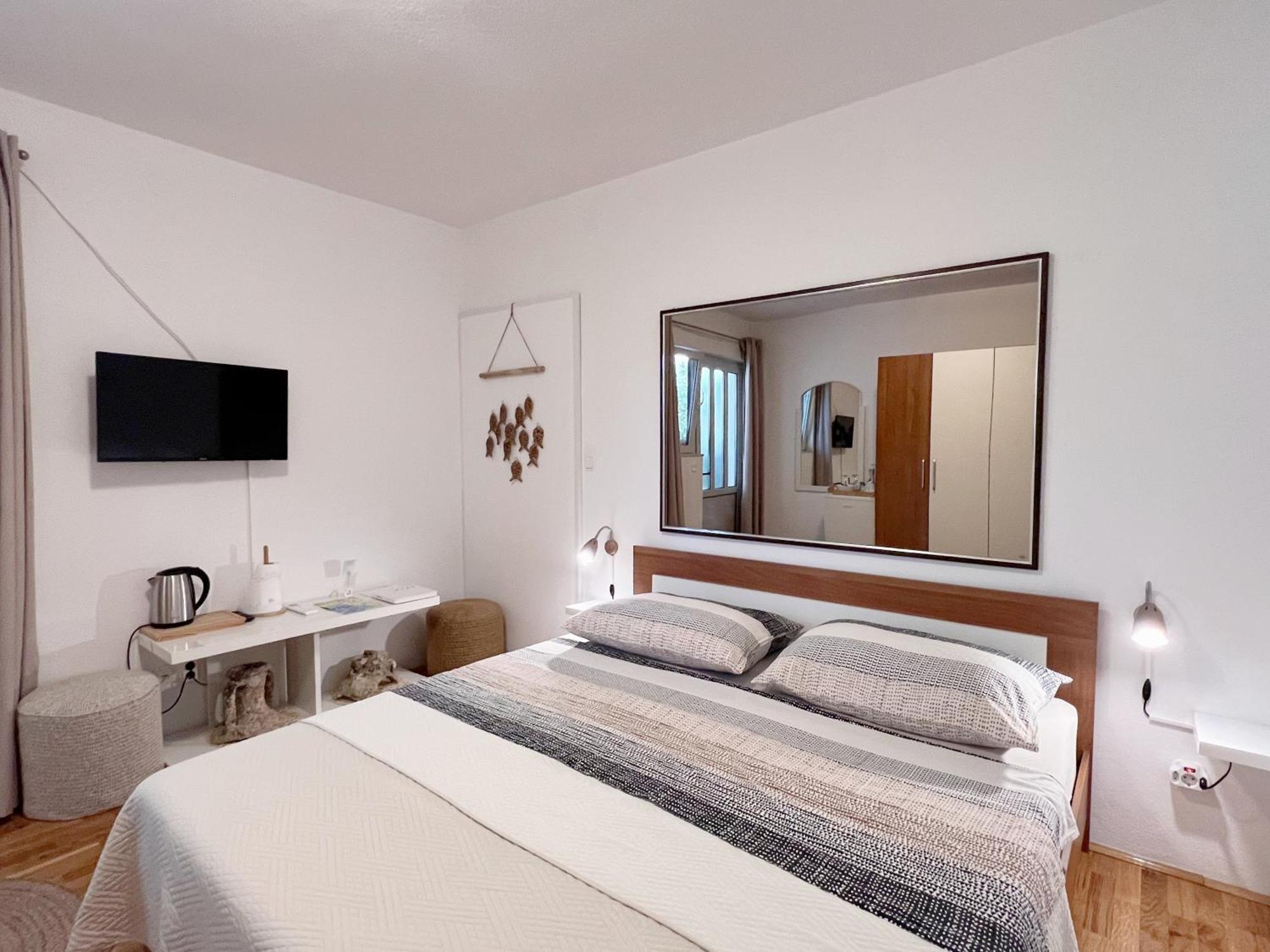 Room Tai - Spacious And Comfy With Private Terrace Hvar Town Luaran gambar