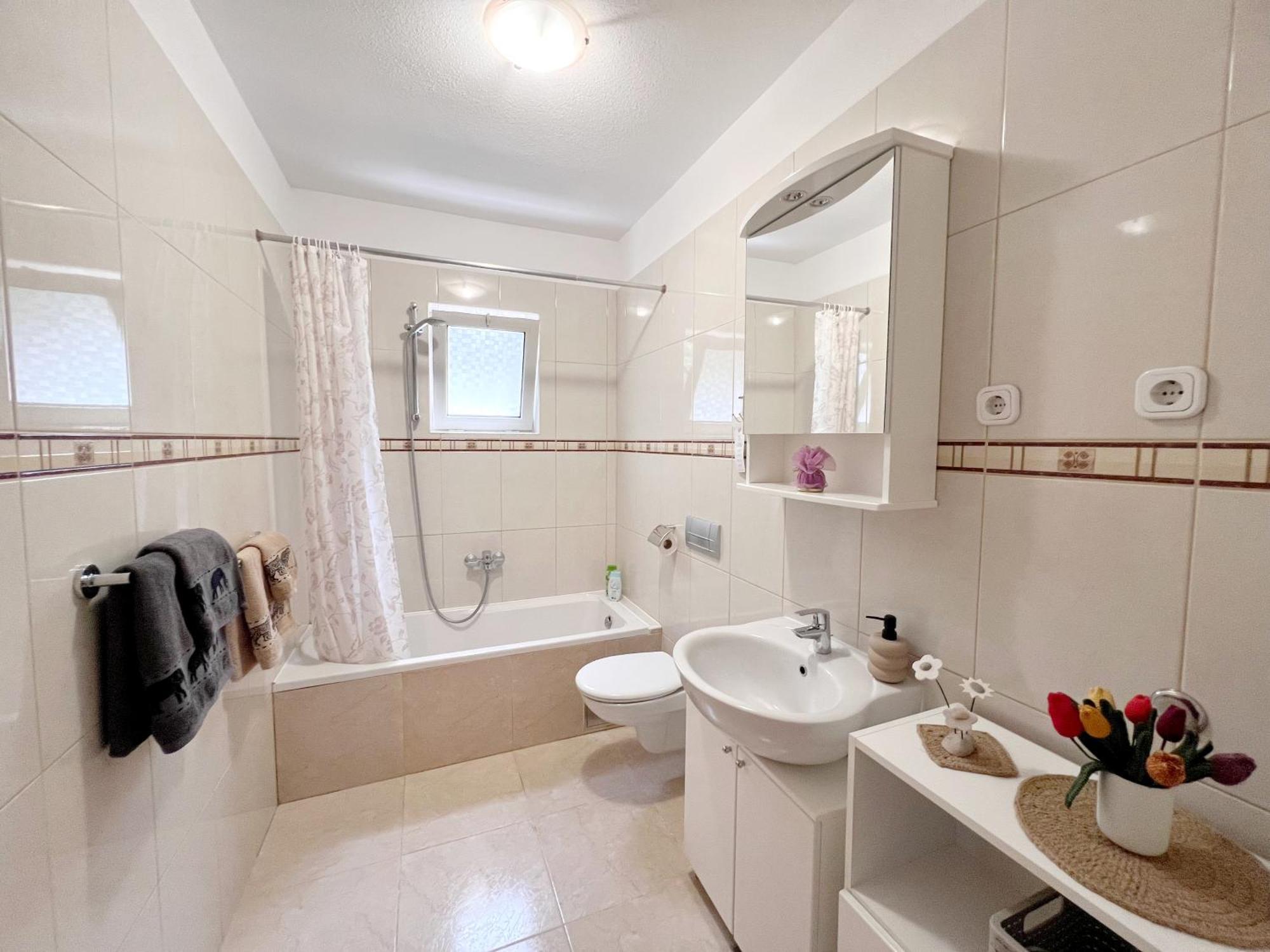 Room Tai - Spacious And Comfy With Private Terrace Hvar Town Luaran gambar